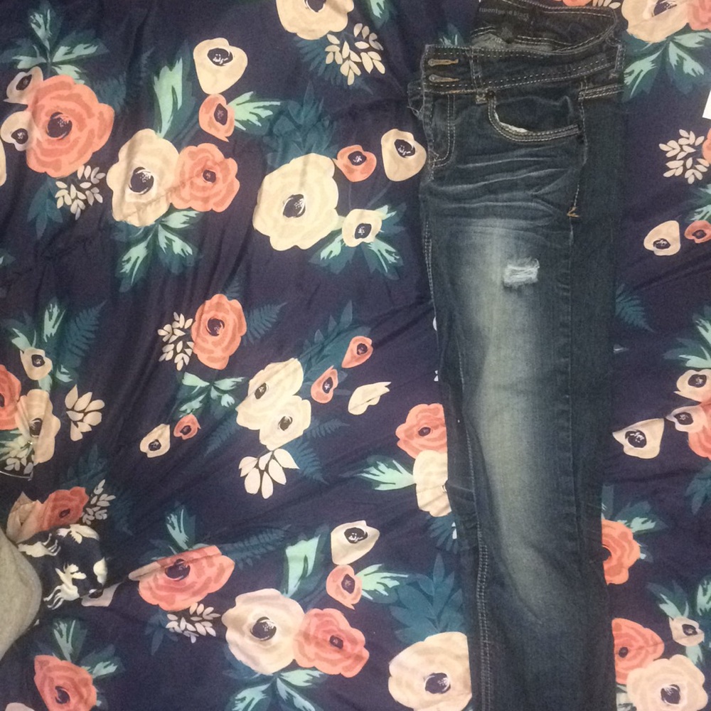 Distressed skinny  jeans size 3/4R
